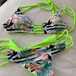 Super fun and bright reversible bikini!